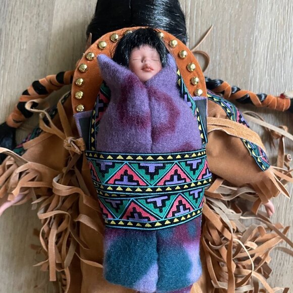 Vintage Cindy Shafer Native American Porcelain Doll with Papoose 13" - Picture 7 of 8